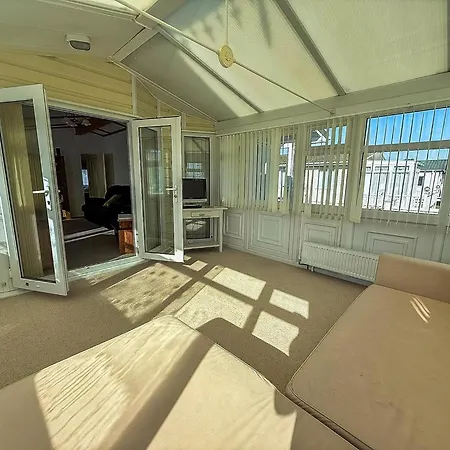 Gorgeous Lodge With Decking At Southview Holiday Park In Skegness Ref 33093V Exterior photo