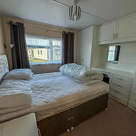 Gorgeous Lodge With Decking At Southview Holiday Park In Skegness Ref 33093V Exterior photo
