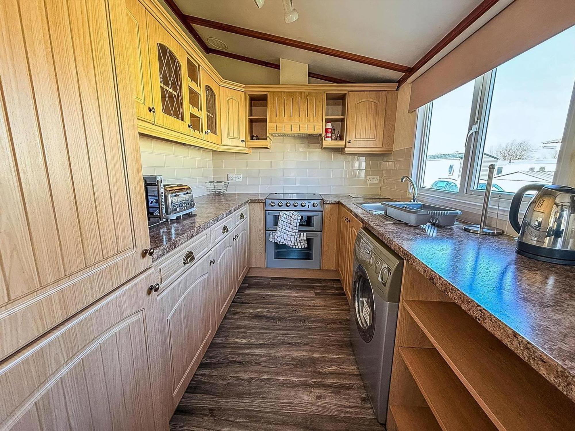 Gorgeous With Decking At Southview In Ref 33093v Skegness